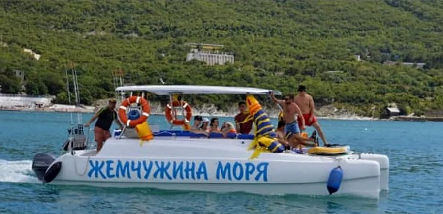Моторный катамаран «Жемчужина моря»